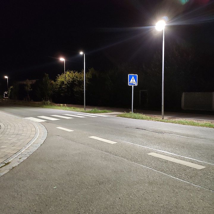 Fußgängerüberweg Mühlstettener Str. - Beleuchtung eingerichtet