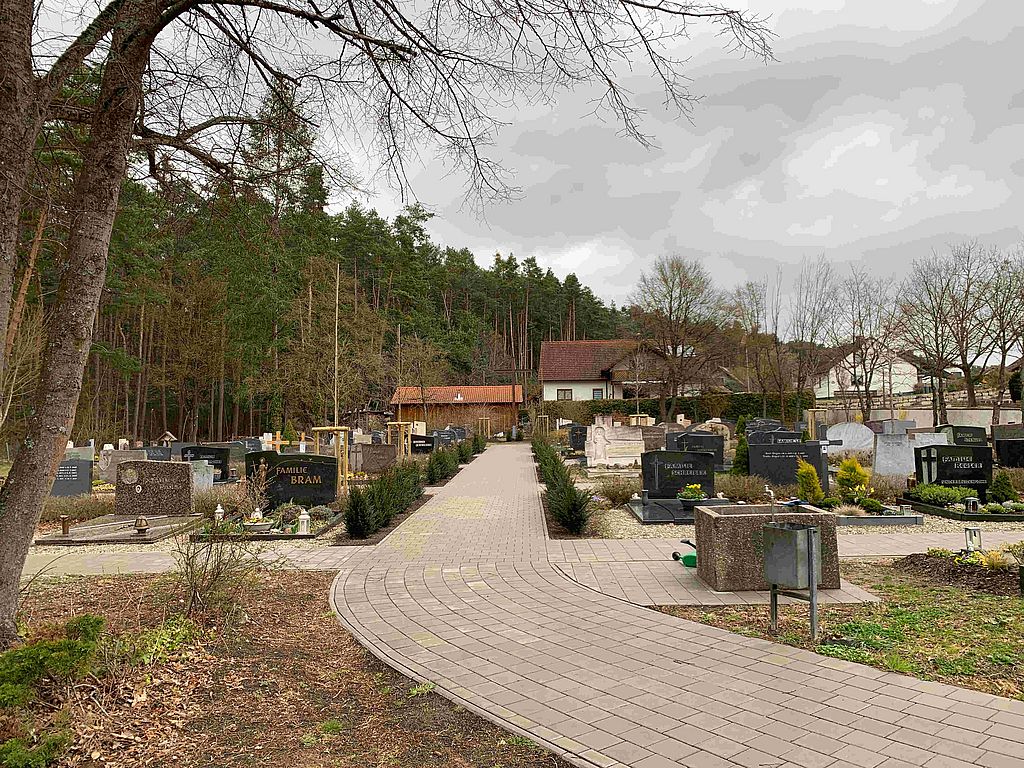 Friedhof Mühlstetten - Begrünung -2022 Bild:KEF