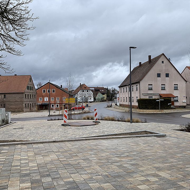 Dorfplatz in Röttenbach Bild: K.-E. Freudenberger Februar 2020