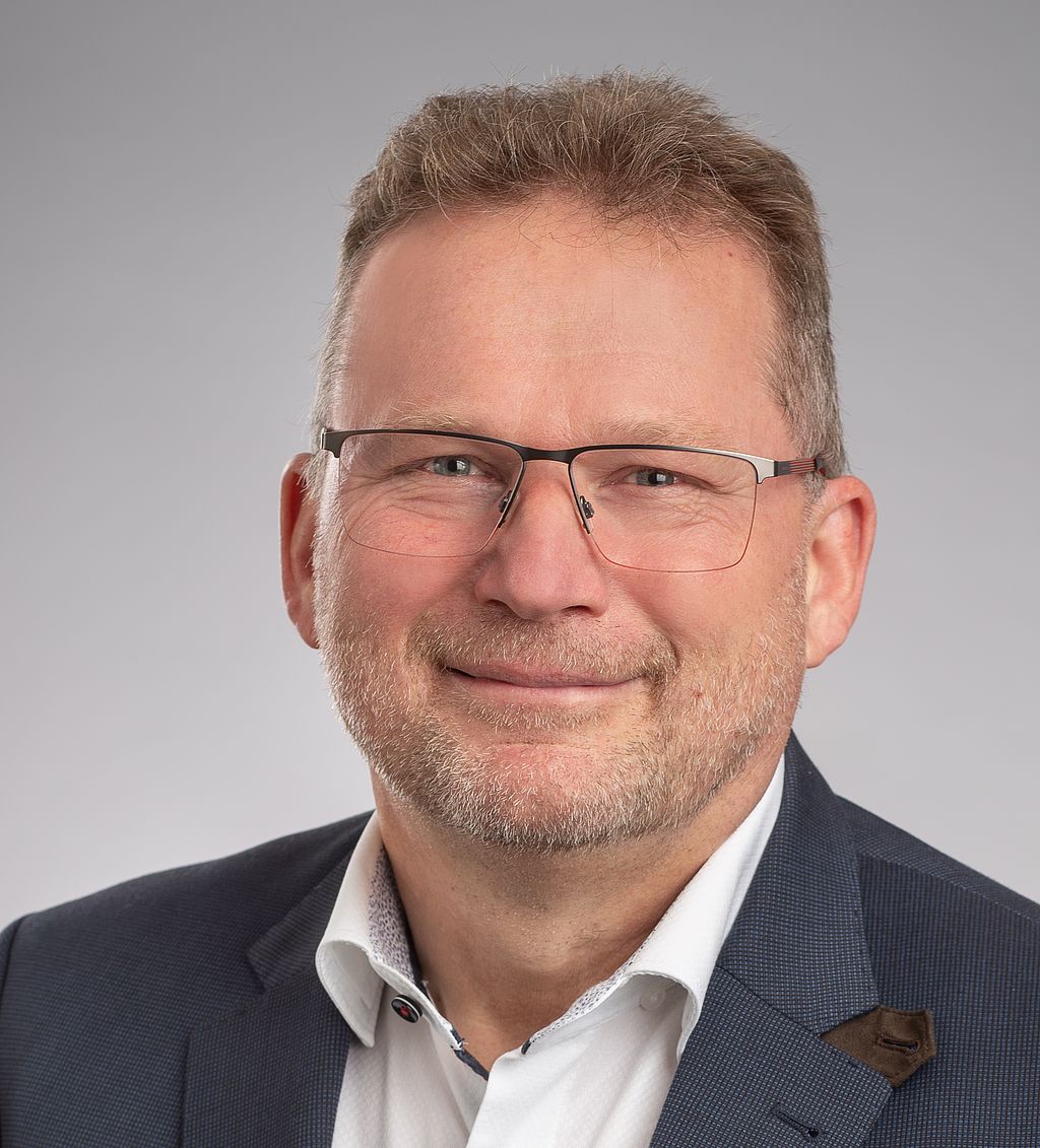 T. Schneider. Bürgemeister von 1996-2026