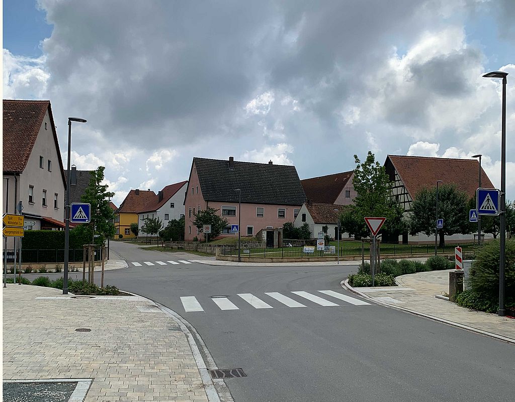 RotherStr - WugStr Kreuzung 17.07.20 Beschilderung Fußgängerüberweg Bild:KEF